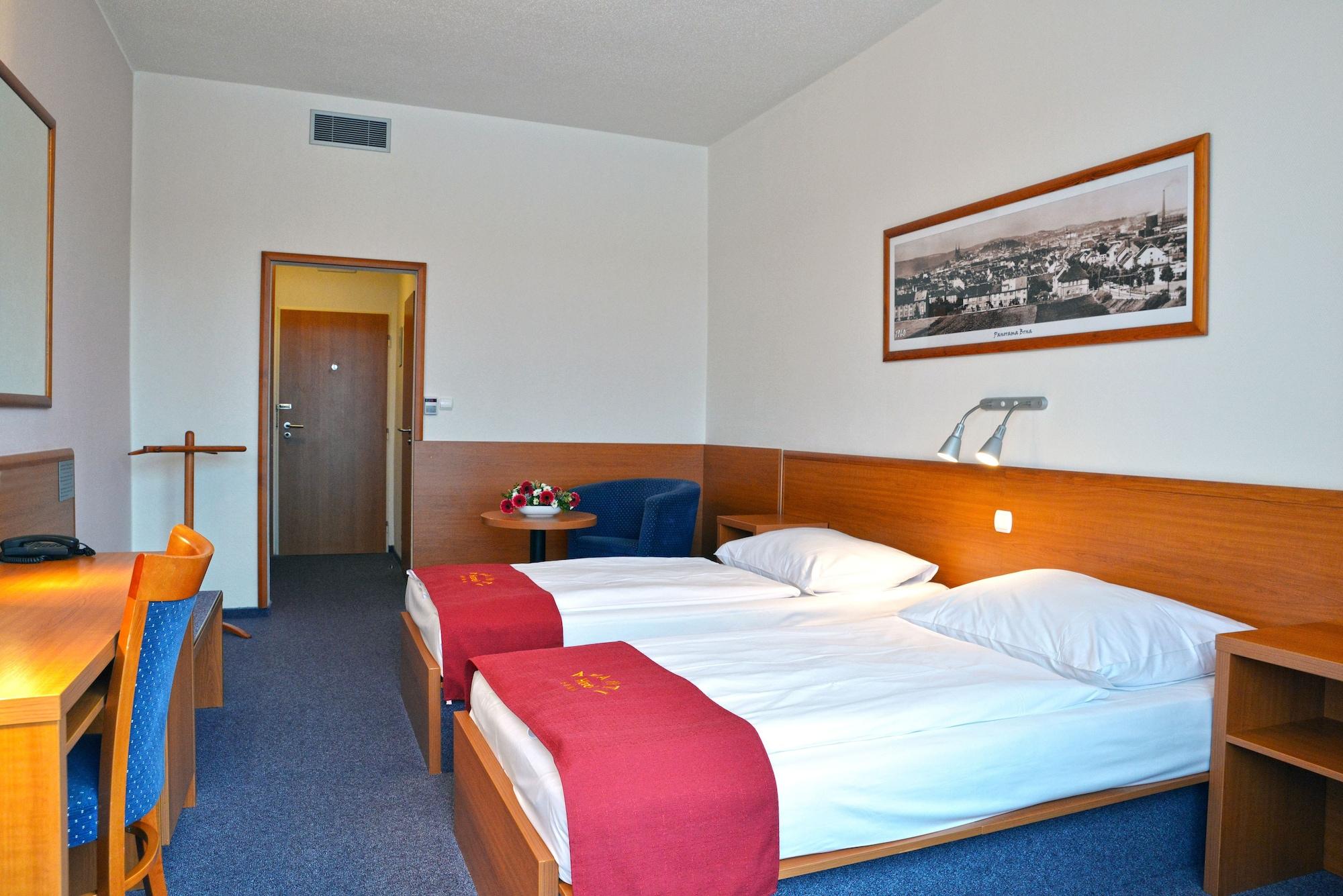 Avanti Hotel Brno Bilik gambar