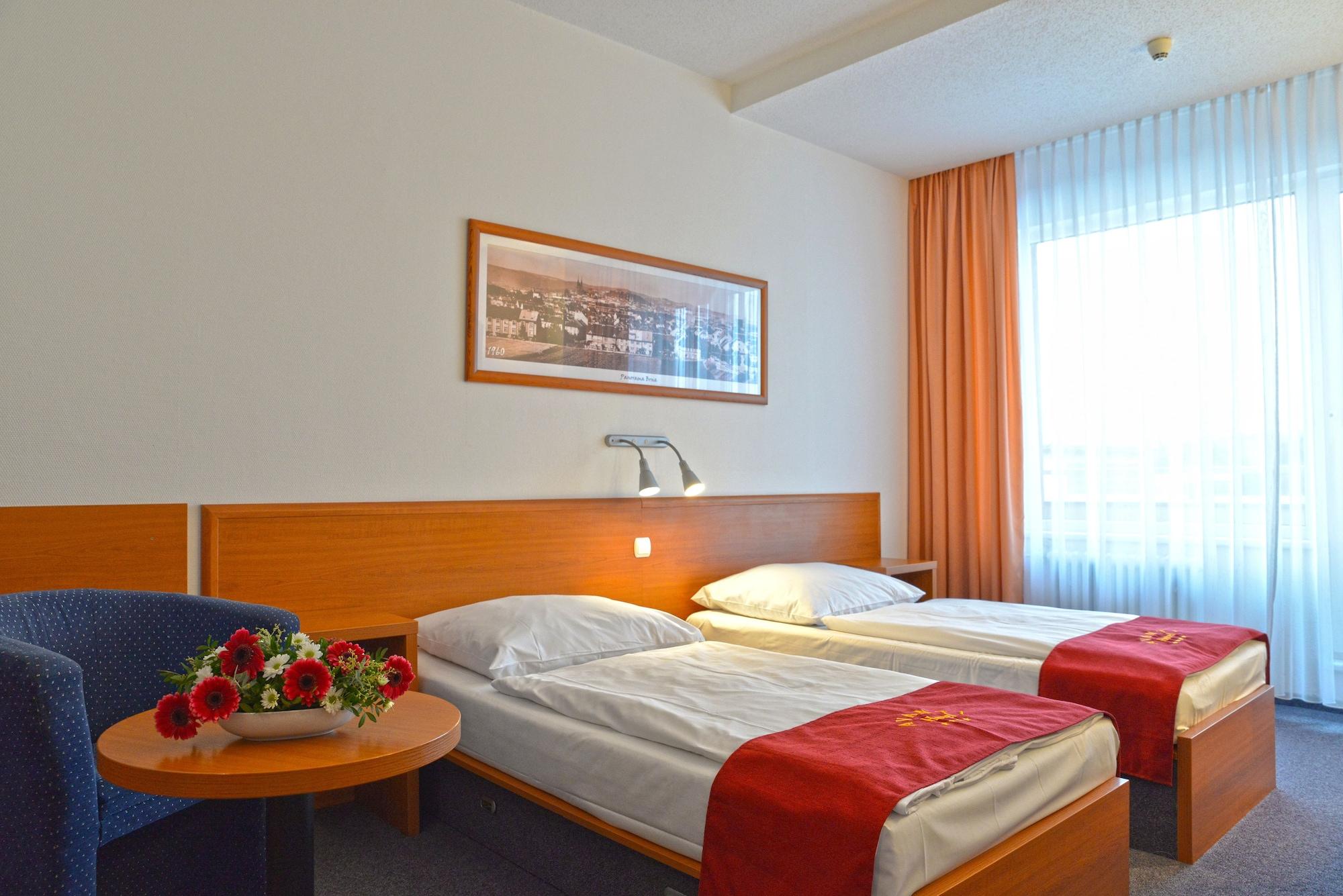 Avanti Hotel Brno Luaran gambar