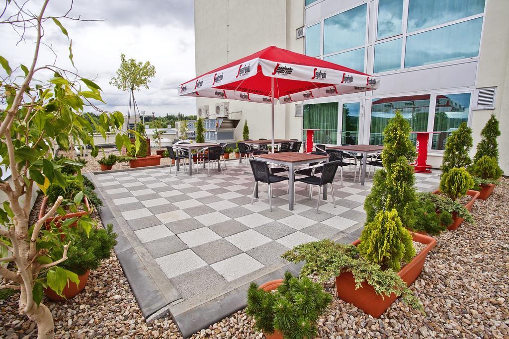 Avanti Hotel Brno Luaran gambar