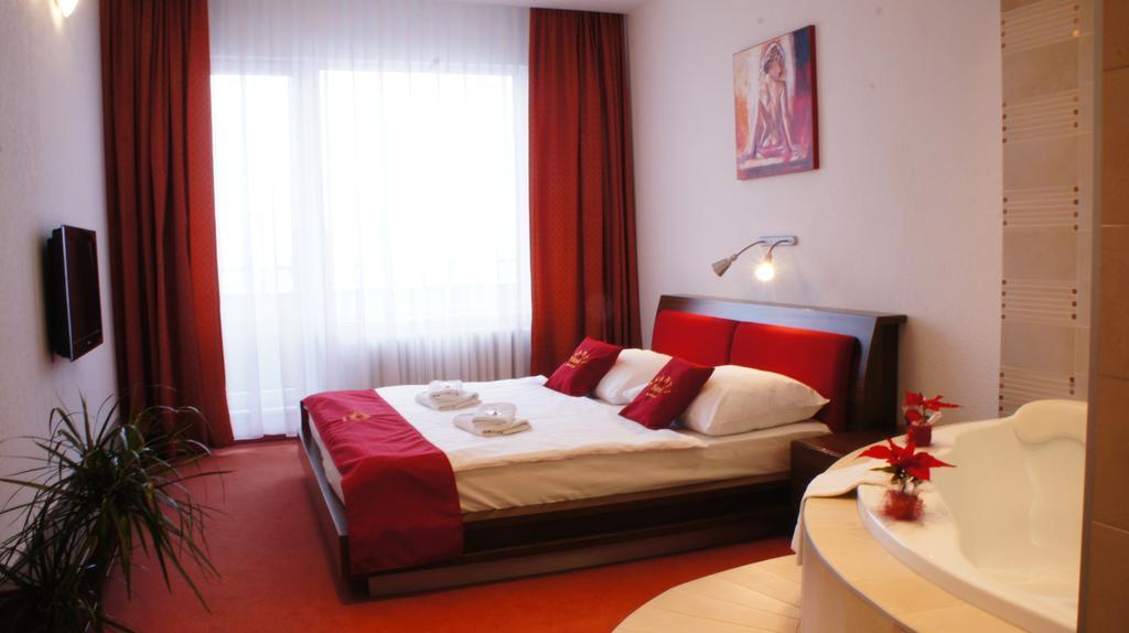 Avanti Hotel Brno Luaran gambar