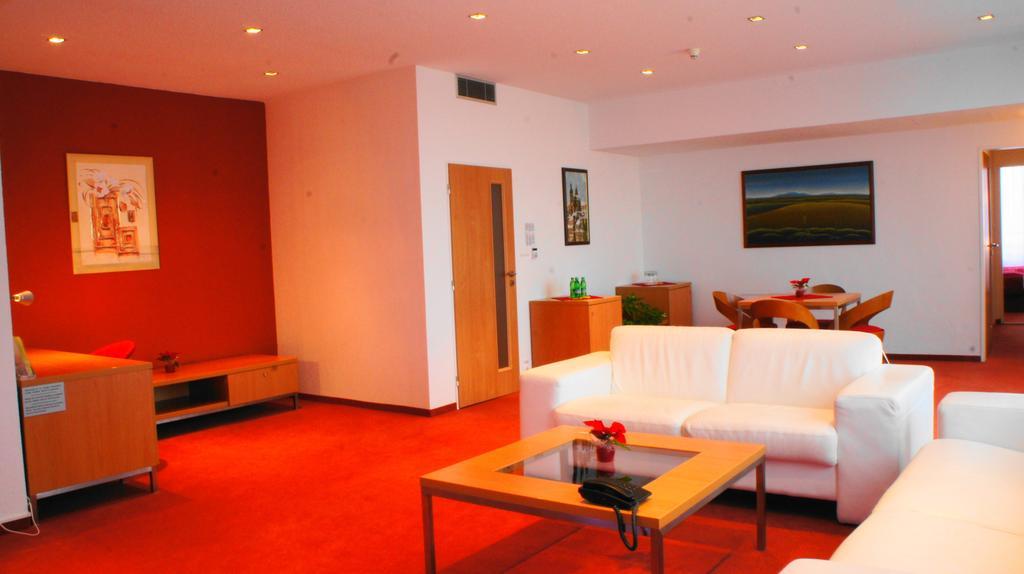Avanti Hotel Brno Luaran gambar