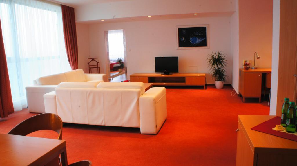 Avanti Hotel Brno Luaran gambar