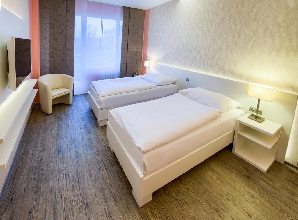 Avanti Hotel Brno Luaran gambar