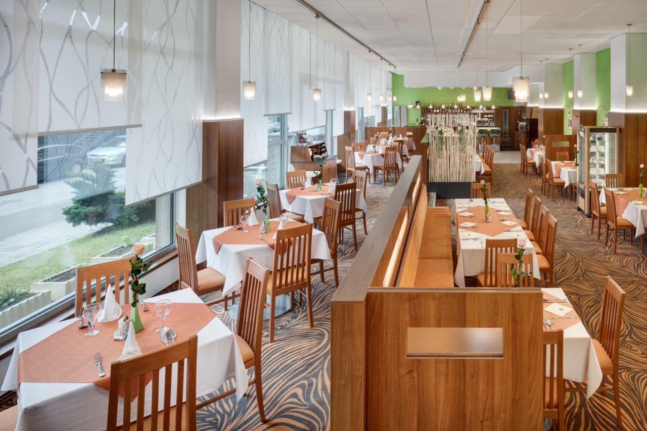 Avanti Hotel Brno Luaran gambar
